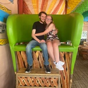 Meet your Posher, Faythe